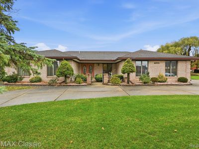 20077 Gill Rd, Livonia, MI, 48152