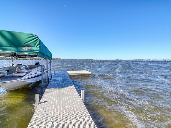 5th image of 1812 E Shore Dr