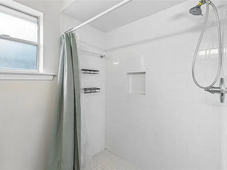 5751 Carlisle Ct — Photo 5