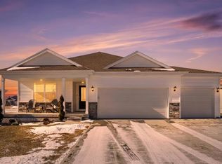 7114 Harlan Eddy Dr SW, Cedar Rapids, IA 52404