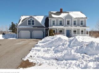 23 Hayfield Dr, Gorham, ME 04038