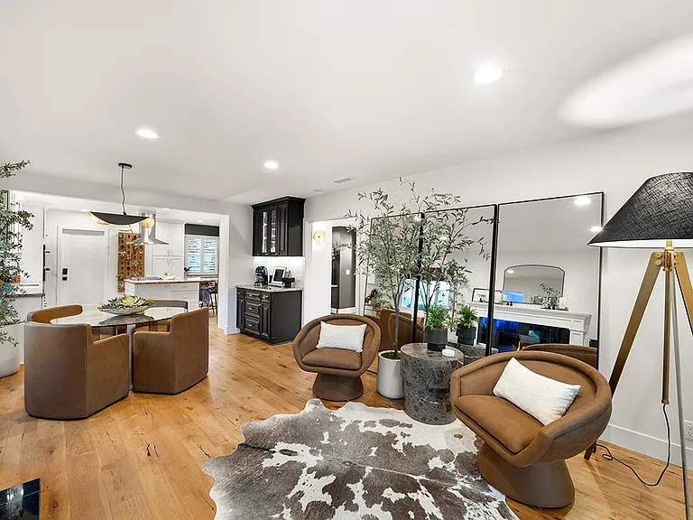 843 Bernard Dr — Photo 14