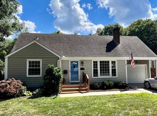 4501 W 71st St, Prairie Village, KS 66208