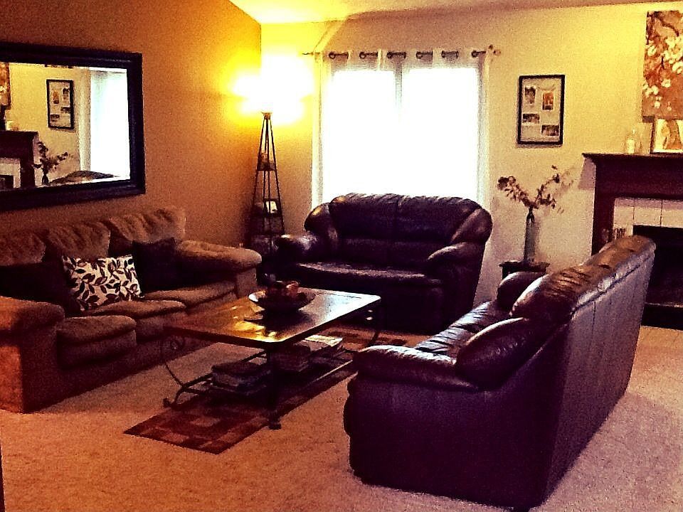 2nd image of 205 Lakewood Ln