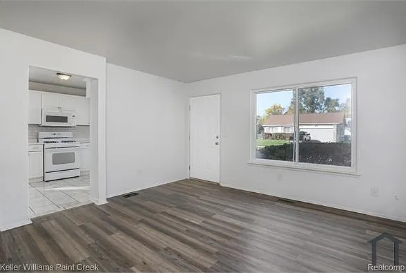 8278 Chalmers Ave — Photo 4