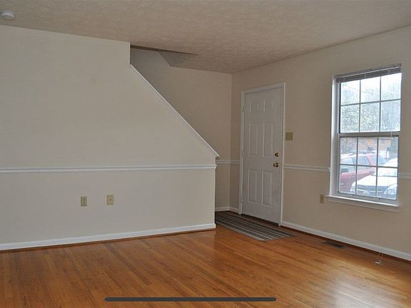 2nd image of 689 Stonewall Dr