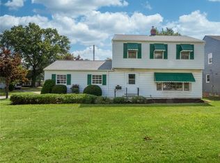 2253 S Green Rd, Beachwood, OH 44122