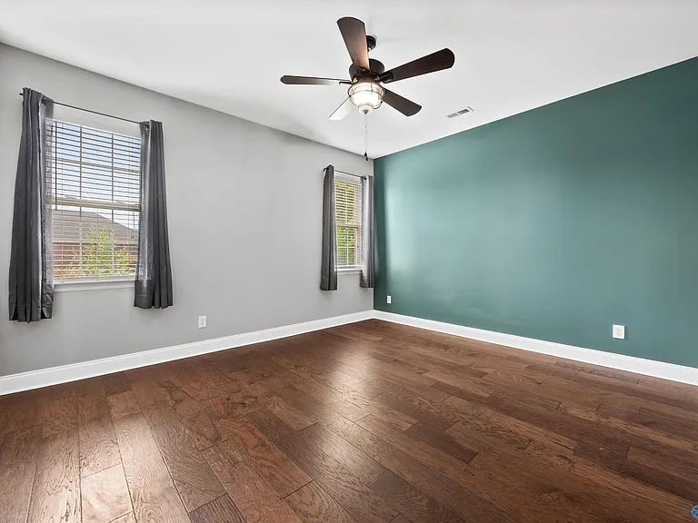 5104 Frankford Dr SE — Photo 29