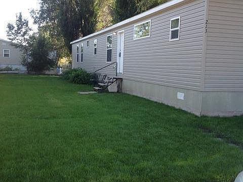 3rd image of 213 Deer St E