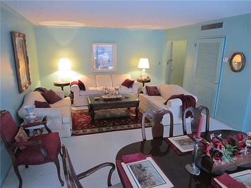 4th image of 310 W 49th St APT 204