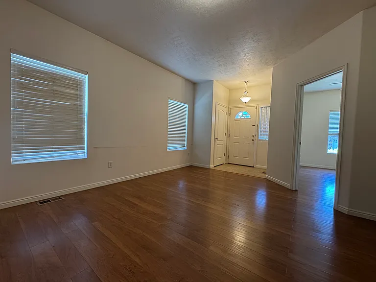 4047 W Hollandia Ln — Photo 10