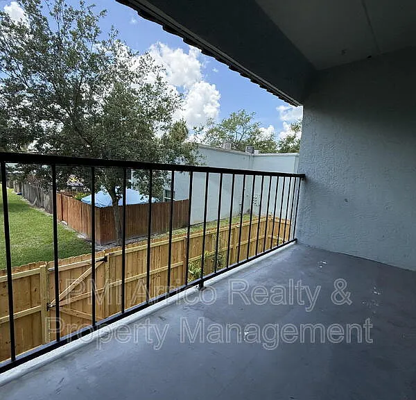2812 Somerset Park Dr #203 — Photo 16