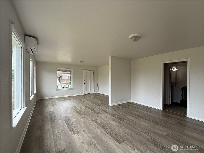 5th image of 519 28th Street