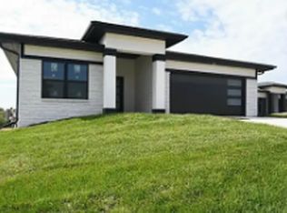 11418 S 180th Ave, Gretna, NE 68028