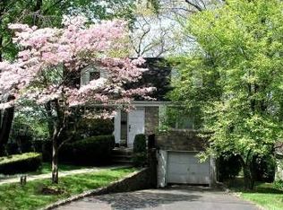 61 Hayward St, Yonkers, NY 10704