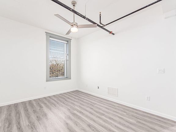 4th image of 218 E Main St #3-F