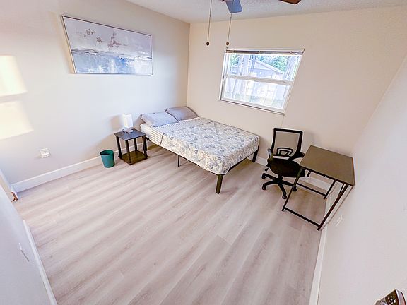 2nd image of 2370 Leon Ave #2370