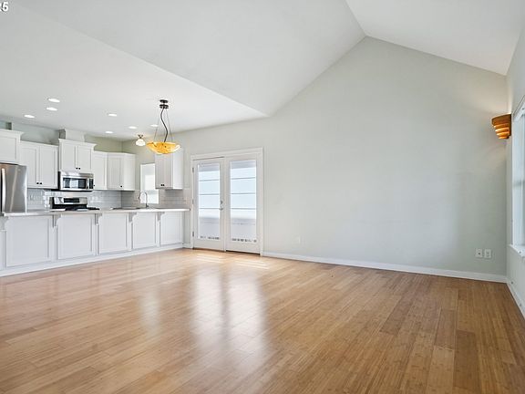 5th image of 14840 SE Arista Dr