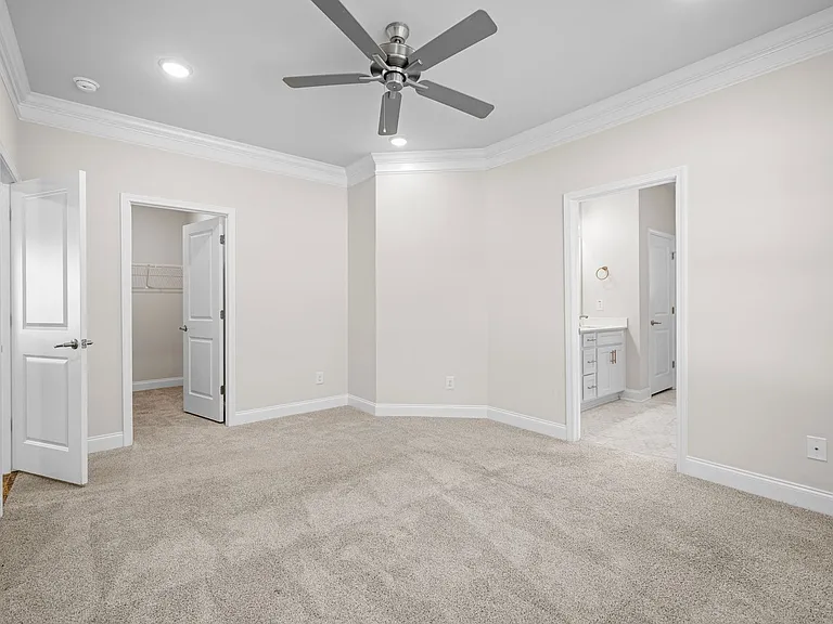 713 Greenwich Pl — Photo 34
