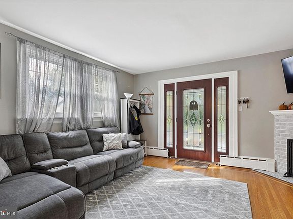 4th image of 55 W Marthart Ave