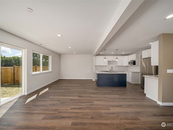 5th image of 410 10th Avenue SE #A