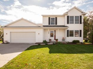 234 Creekside Dr, Coopersville, MI 49404