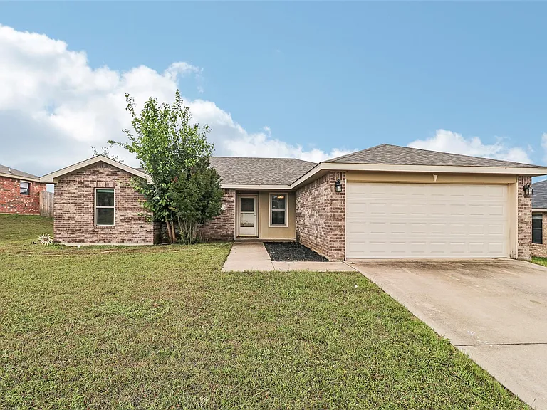 1309 Marlee Cir — Photo 2