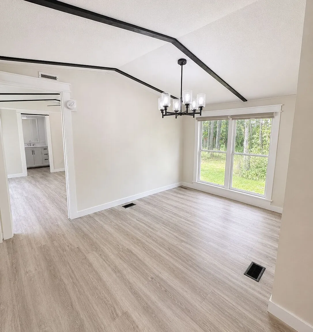 3 bed, 2.0 bath, 1024 sqft, $1,600 — Photo 4