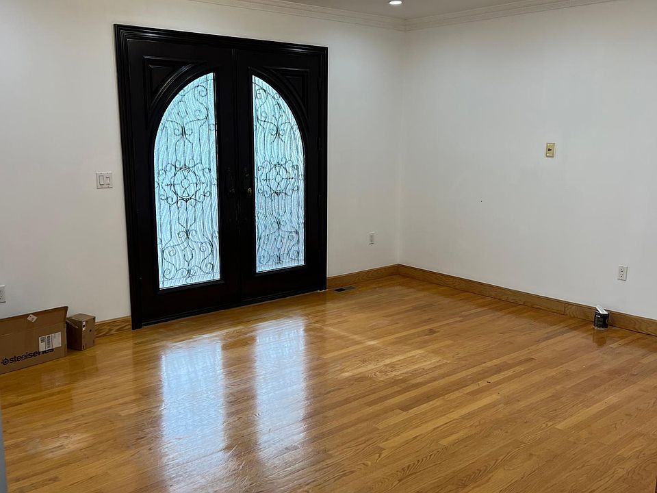 1st image of 4541 202nd St #1