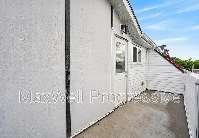 10821 112th St NW #1 — Photo 29
