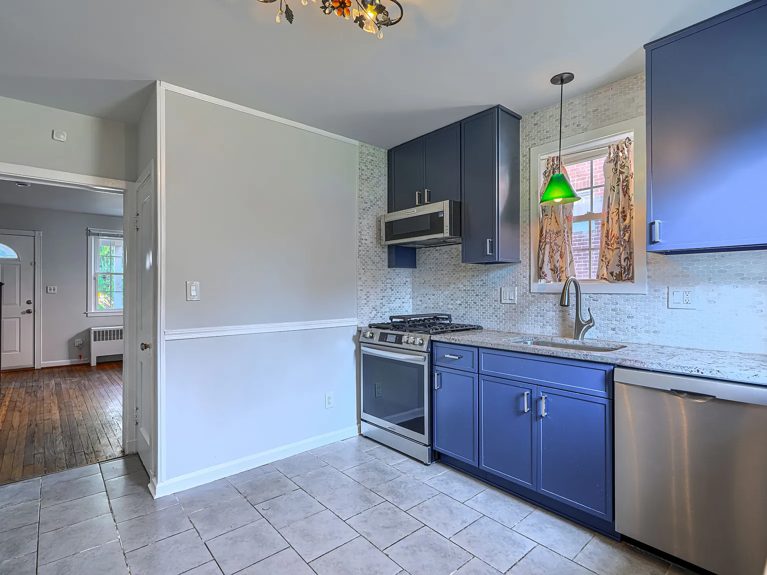 2 bed, 1100 sqft, $2,350 — Photo 4