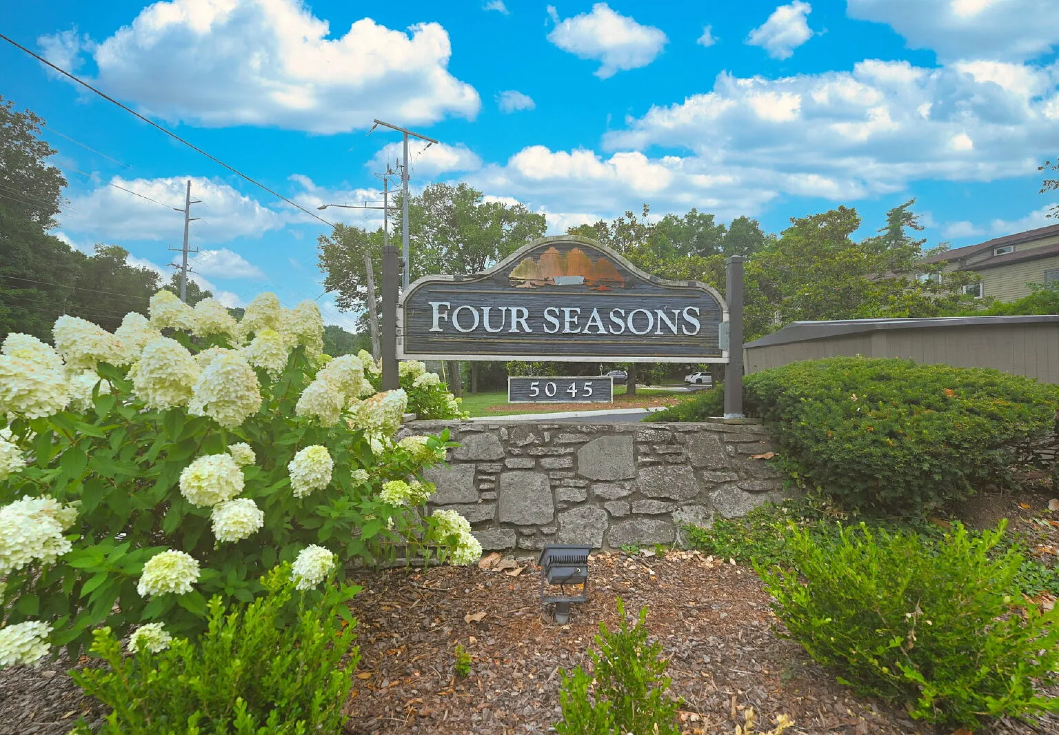 2 bed, 2.5 bath, 1298 sqft, $2,295 — Photo 1
