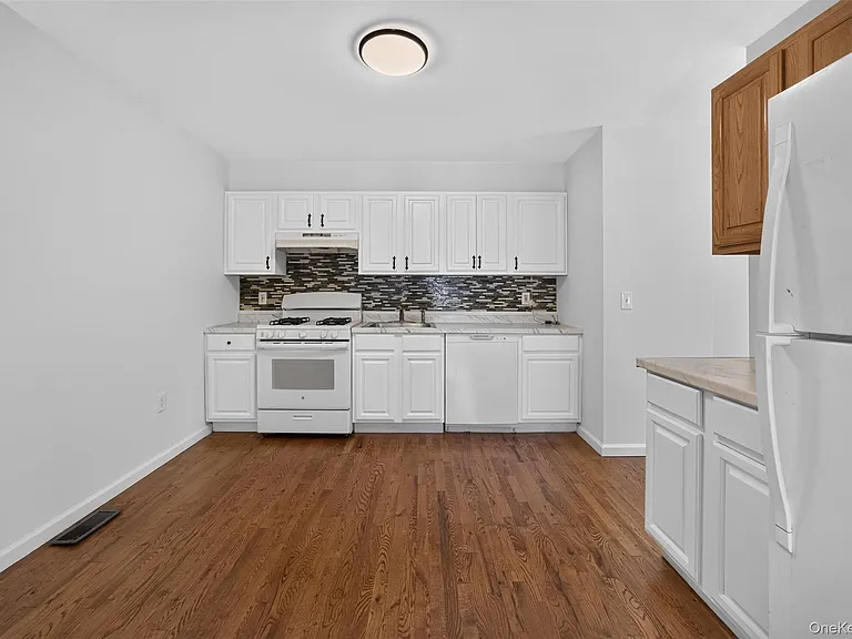 41 Genung St #41 — Photo 12