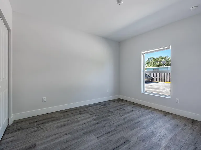 1119 Osceola Dr — Photo 17