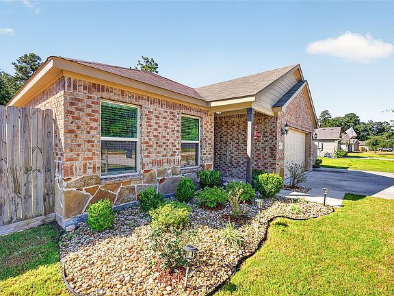 3rd image of 9805 Hunter Springs Dr