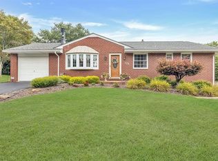 125 Hickory Dr, Beaver Falls, PA