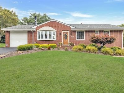 125 Hickory Dr, Beaver Falls, PA, 15010