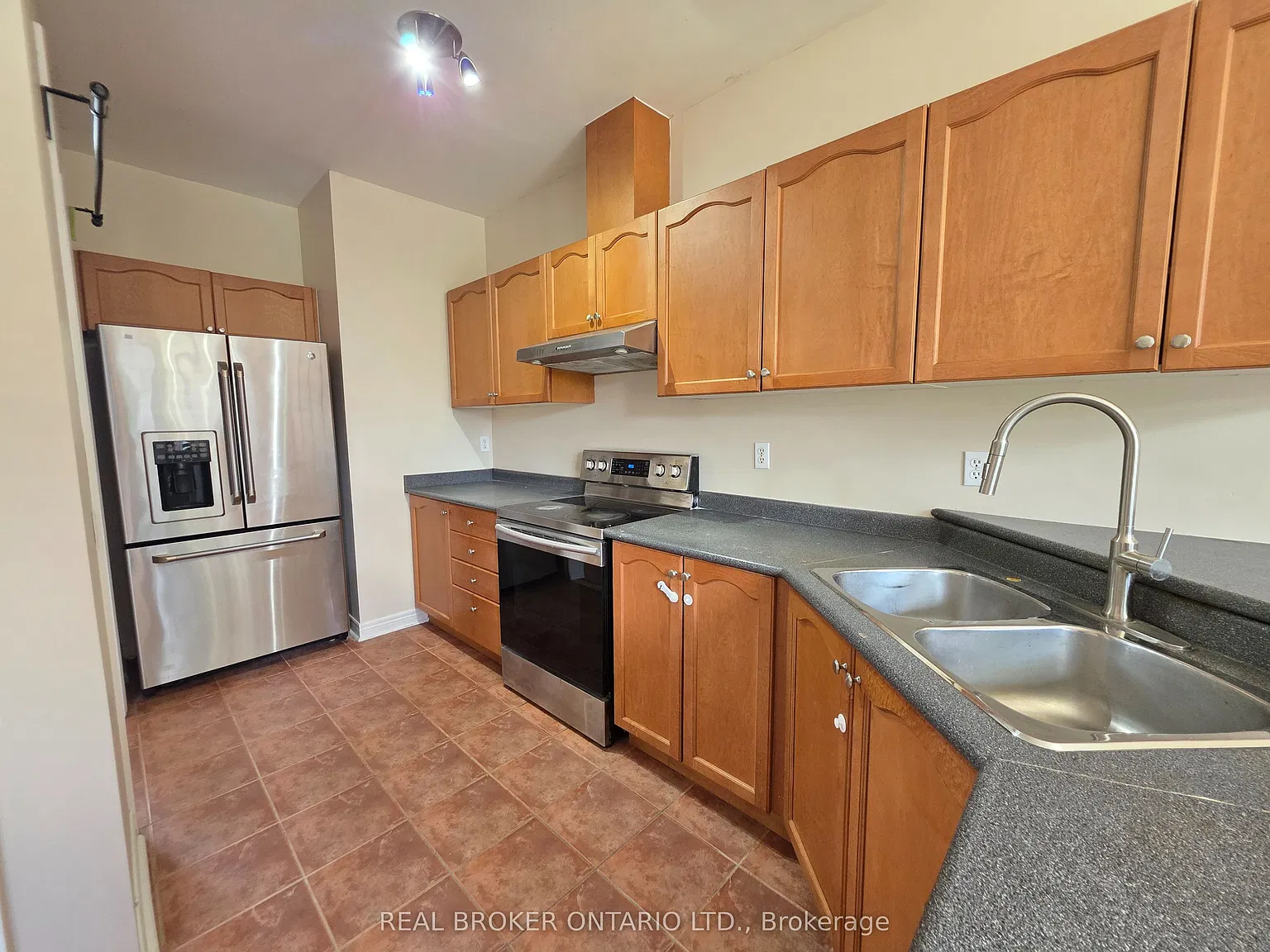3 bed, $2,800 — Photo 4
