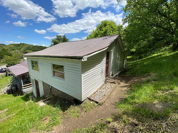 3rd image of 16450 S Saint Paul St #1