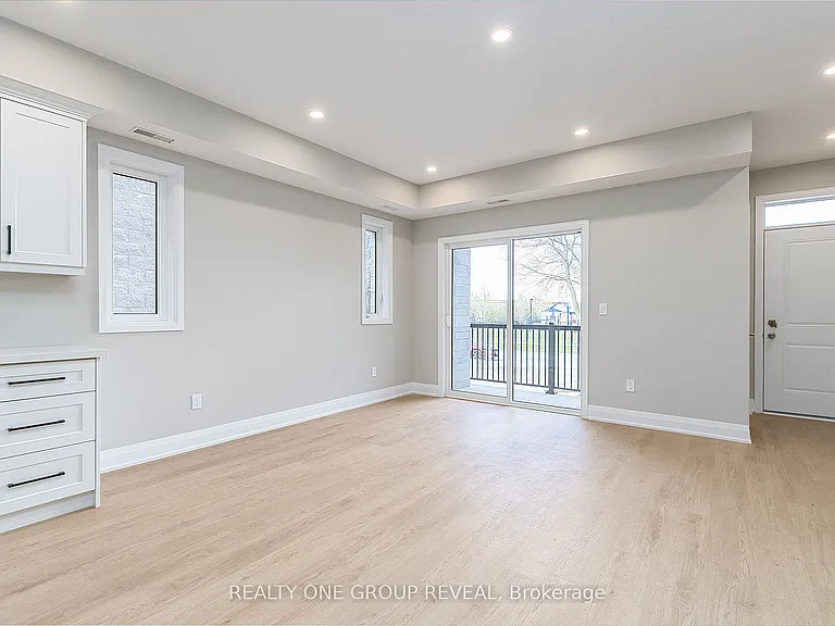 223 Grenfell St #1 — Photo 5