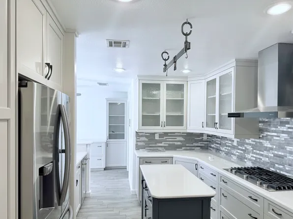 8113 Spanish Peak Ave, Las Vegas, NV 89128