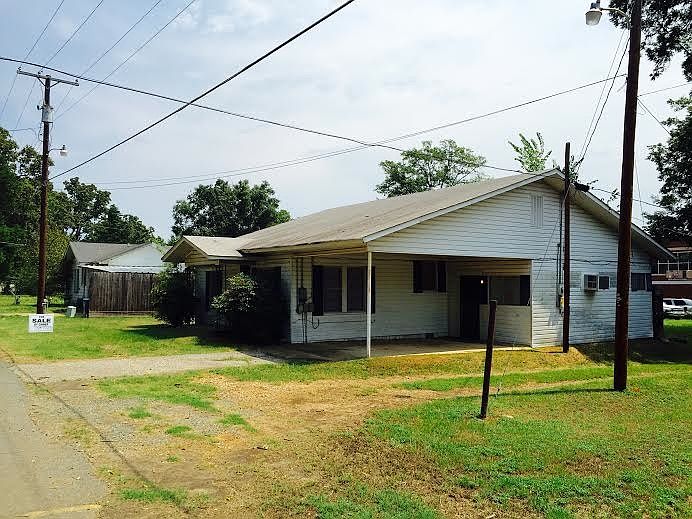 2nd image of 412 N Cypress St