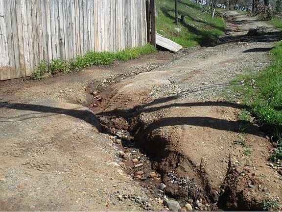 Exterior Neighborhood (street photo)