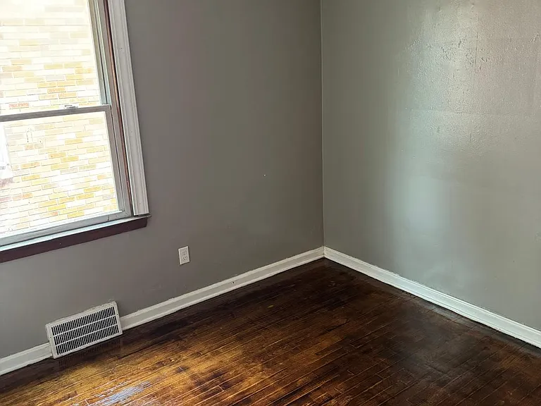 9541 Grandmont Ave — Photo 8