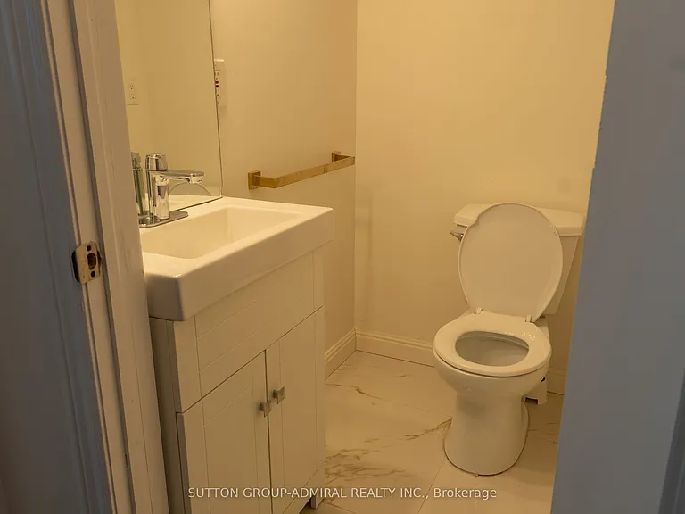 29 Wendelyn Dr #MAIN 2ND FLOOR — Photo 15