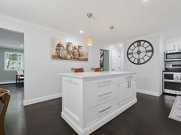 4th image of 25 Fairview Rd #25