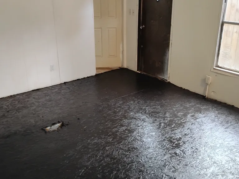 106 Bell St — Photo 6
