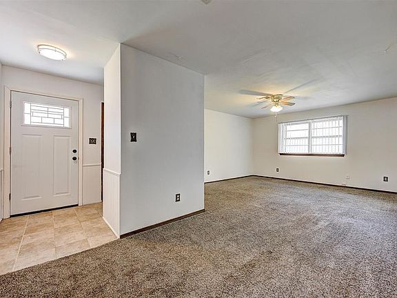 4th image of 2712 Wyandotte Way