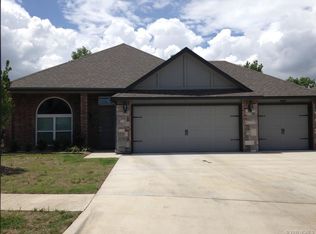 10916 S Augusta Dr W, Jenks, OK 74037