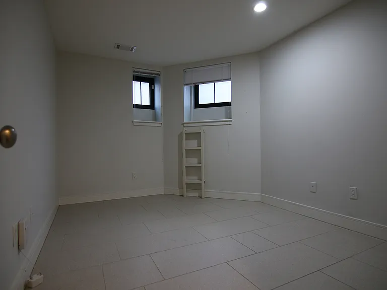 557 Columbus Ave #B3 — Photo 2
